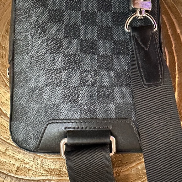 Louis Vuitton Amazon Sling Bag Damier Graphite - Picture 10 of 16